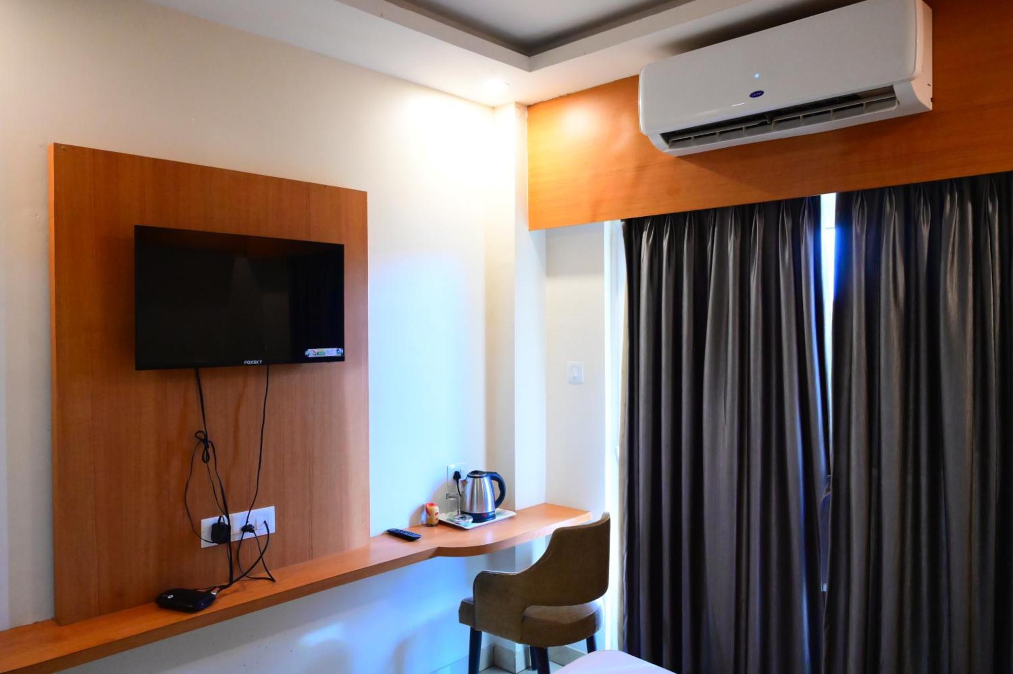 Mor Shree Gajanana-পুরীর বিচের কাছে শ্রী গজানন হোটেল -lift- Wifi With Restaurant Facilities-near Sea Beach-best Choice Of Travellers Hotel