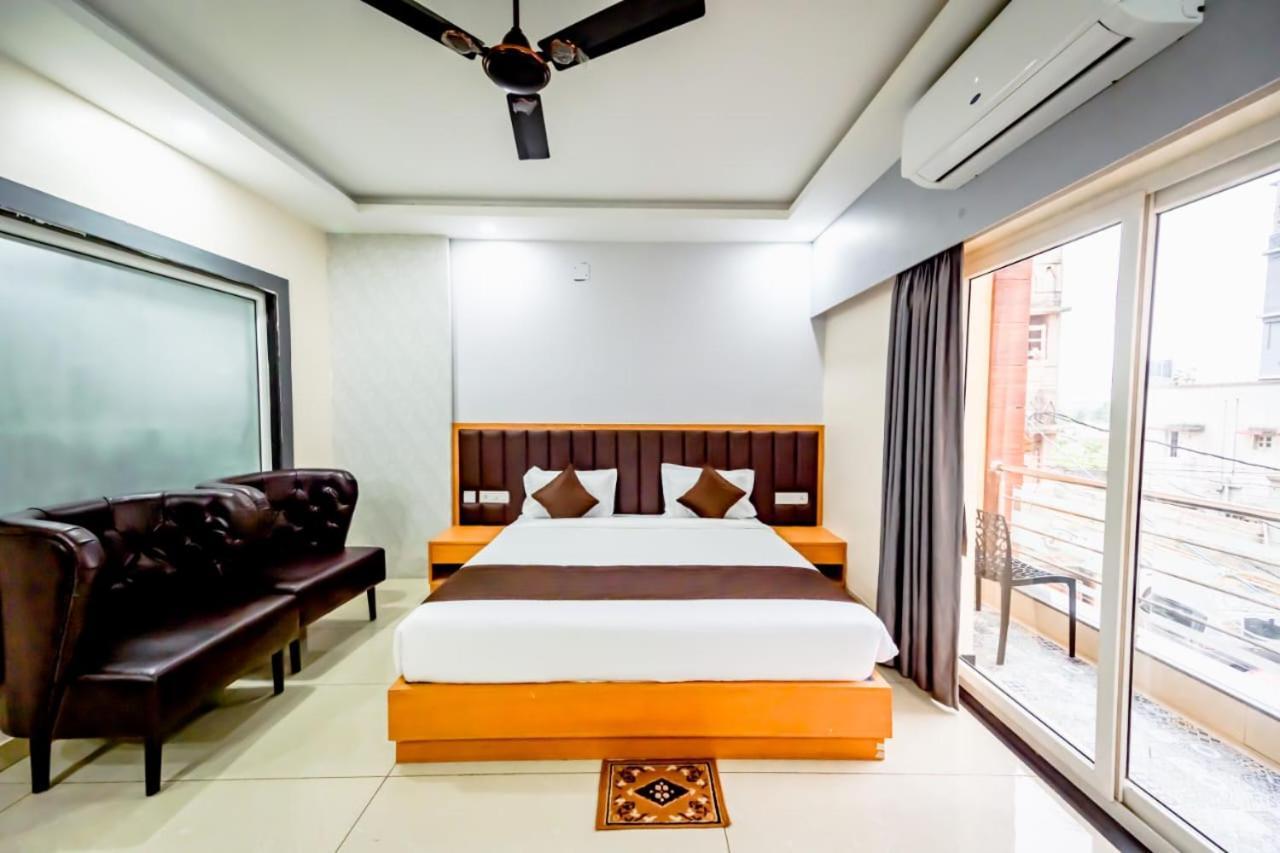 Hotel Mor Shree Gajanana-পুরীর বিচের কাছে শ্রী গজানন হোটেল -lift- Wifi With Restaurant Facilities-near Sea Beach-best Choice Of Travellers 3*