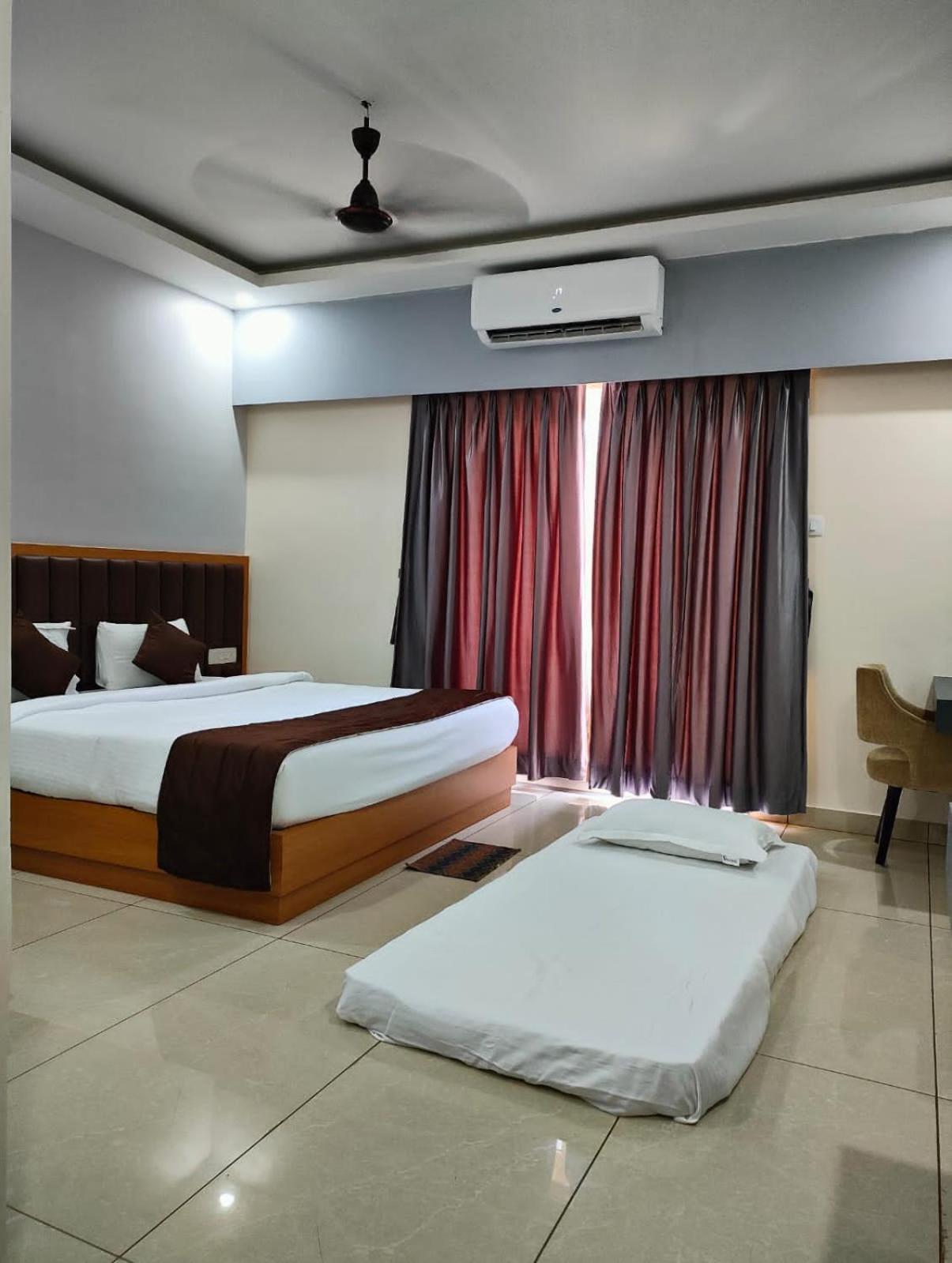 Mor Shree Gajanana-পুরীর বিচের কাছে শ্রী গজানন হোটেল -lift- Wifi With Restaurant Facilities-near Sea Beach-best Choice Of Travellers Puri