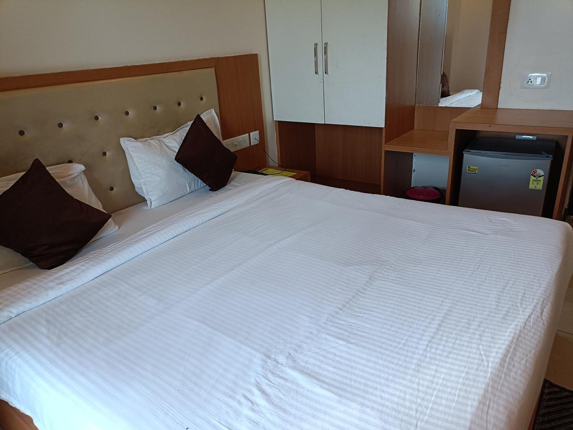 Mor Shree Gajanana-পুরীর বিচের কাছে শ্রী গজানন হোটেল -lift- Wifi With Restaurant Facilities-near Sea Beach-best Choice Of Travellers 3*