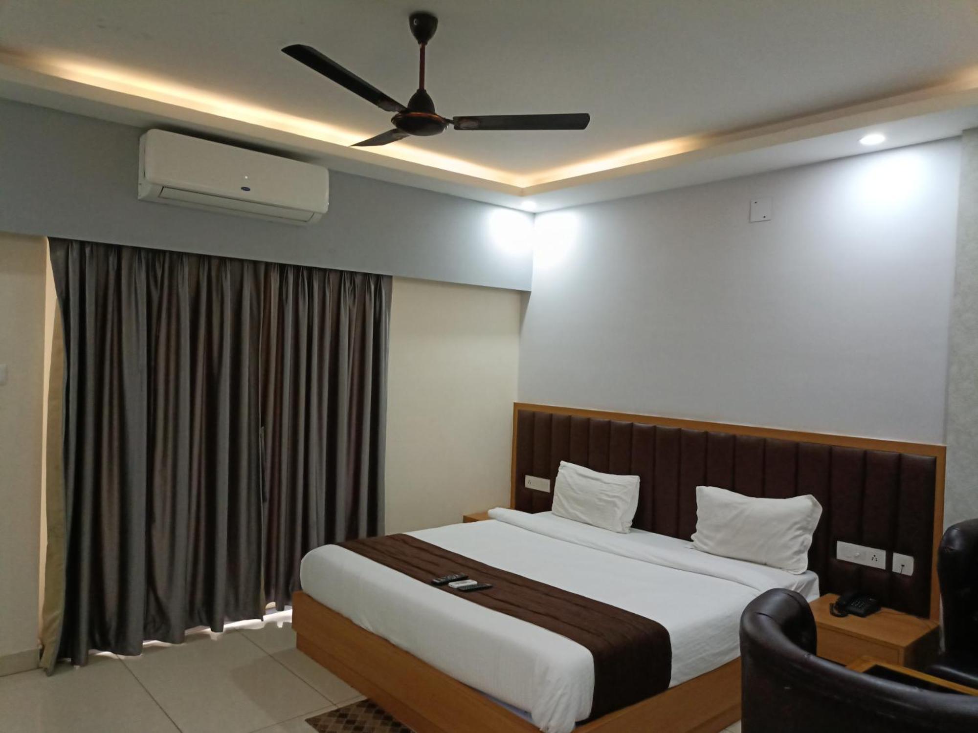 Mor Shree Gajanana-পুরীর বিচের কাছে শ্রী গজানন হোটেল -lift- Wifi With Restaurant Facilities-near Sea Beach-best Choice Of Travellers Hotel
