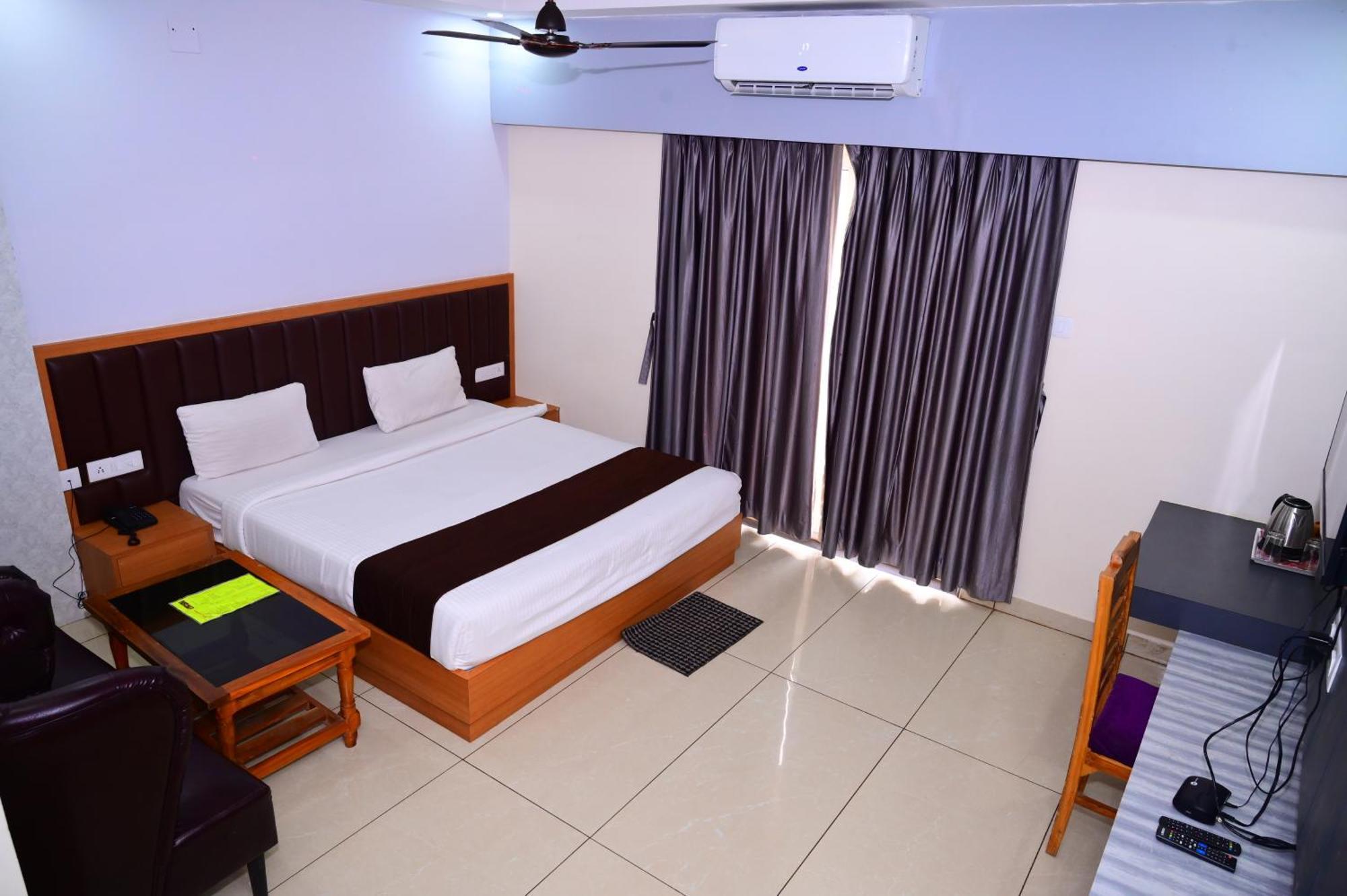 Hotel Mor Shree Gajanana-পুরীর বিচের কাছে শ্রী গজানন হোটেল -lift- Wifi With Restaurant Facilities-near Sea Beach-best Choice Of Travellers Puri