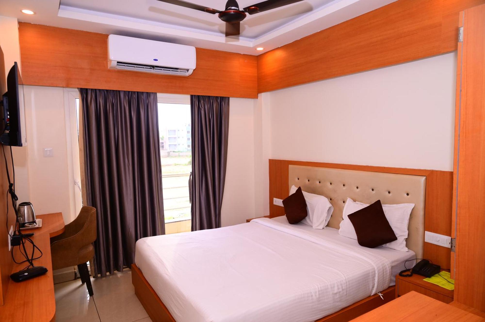 Mor Shree Gajanana-পুরীর বিচের কাছে শ্রী গজানন হোটেল -lift- Wifi With Restaurant Facilities-near Sea Beach-best Choice Of Travellers 3* Puri