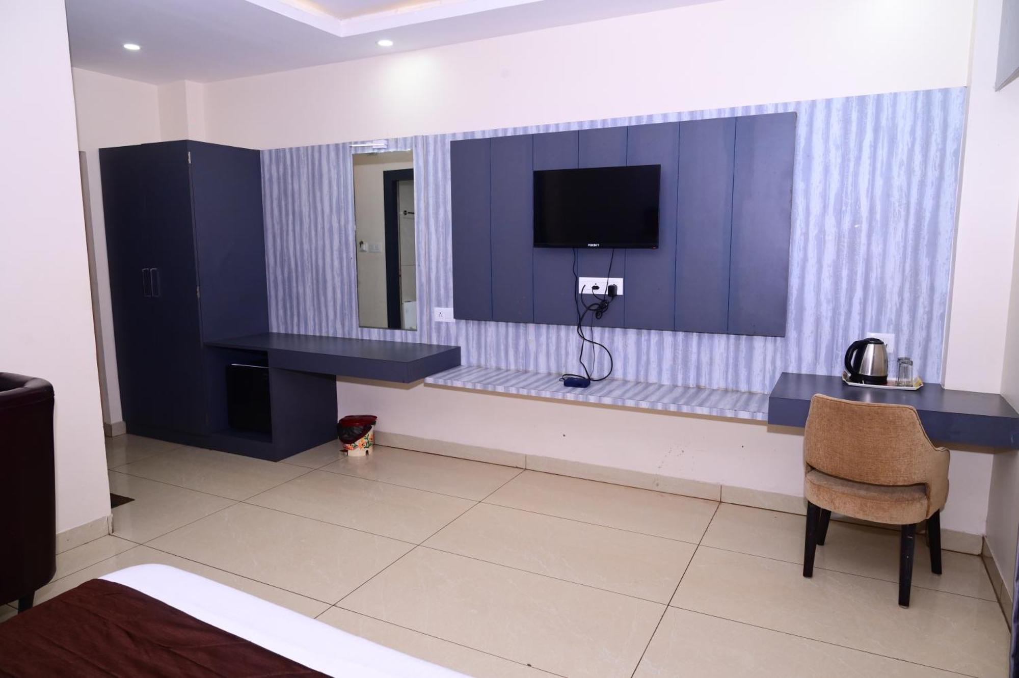 Mor Shree Gajanana-পুরীর বিচের কাছে শ্রী গজানন হোটেল -lift- Wifi With Restaurant Facilities-near Sea Beach-best Choice Of Travellers Puri