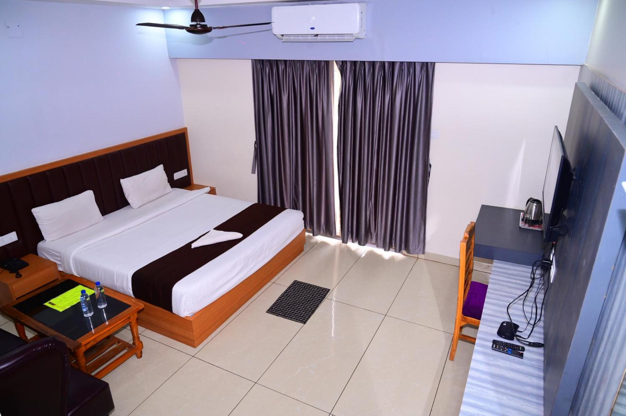 Mor Shree Gajanana-পুরীর বিচের কাছে শ্রী গজানন হোটেল -lift- Wifi With Restaurant Facilities-near Sea Beach-best Choice Of Travellers Hotel