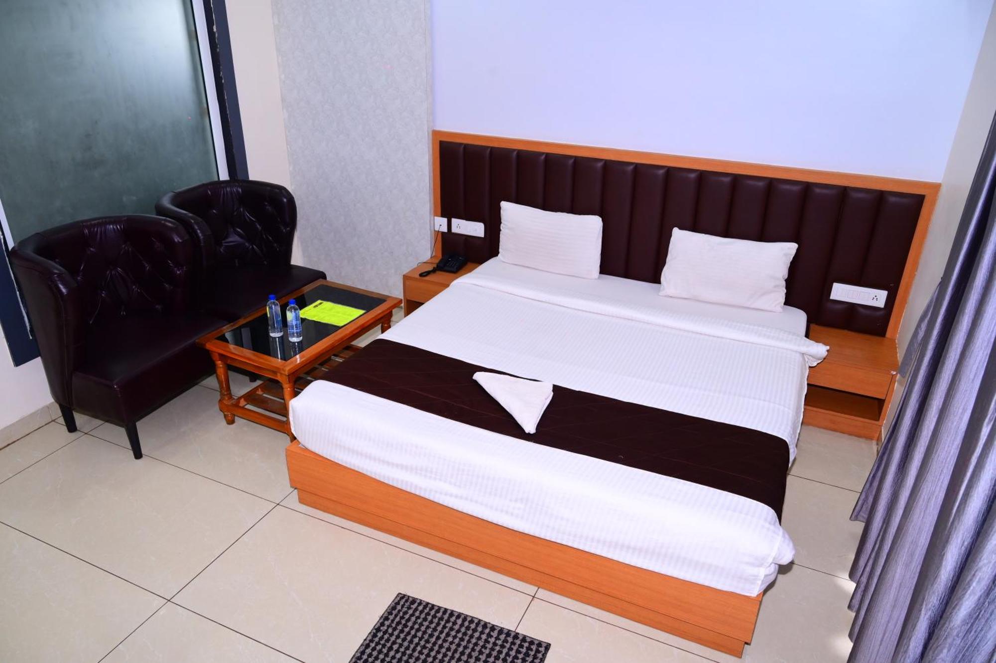 Mor Shree Gajanana-পুরীর বিচের কাছে শ্রী গজানন হোটেল -lift- Wifi With Restaurant Facilities-near Sea Beach-best Choice Of Travellers Hotel Puri