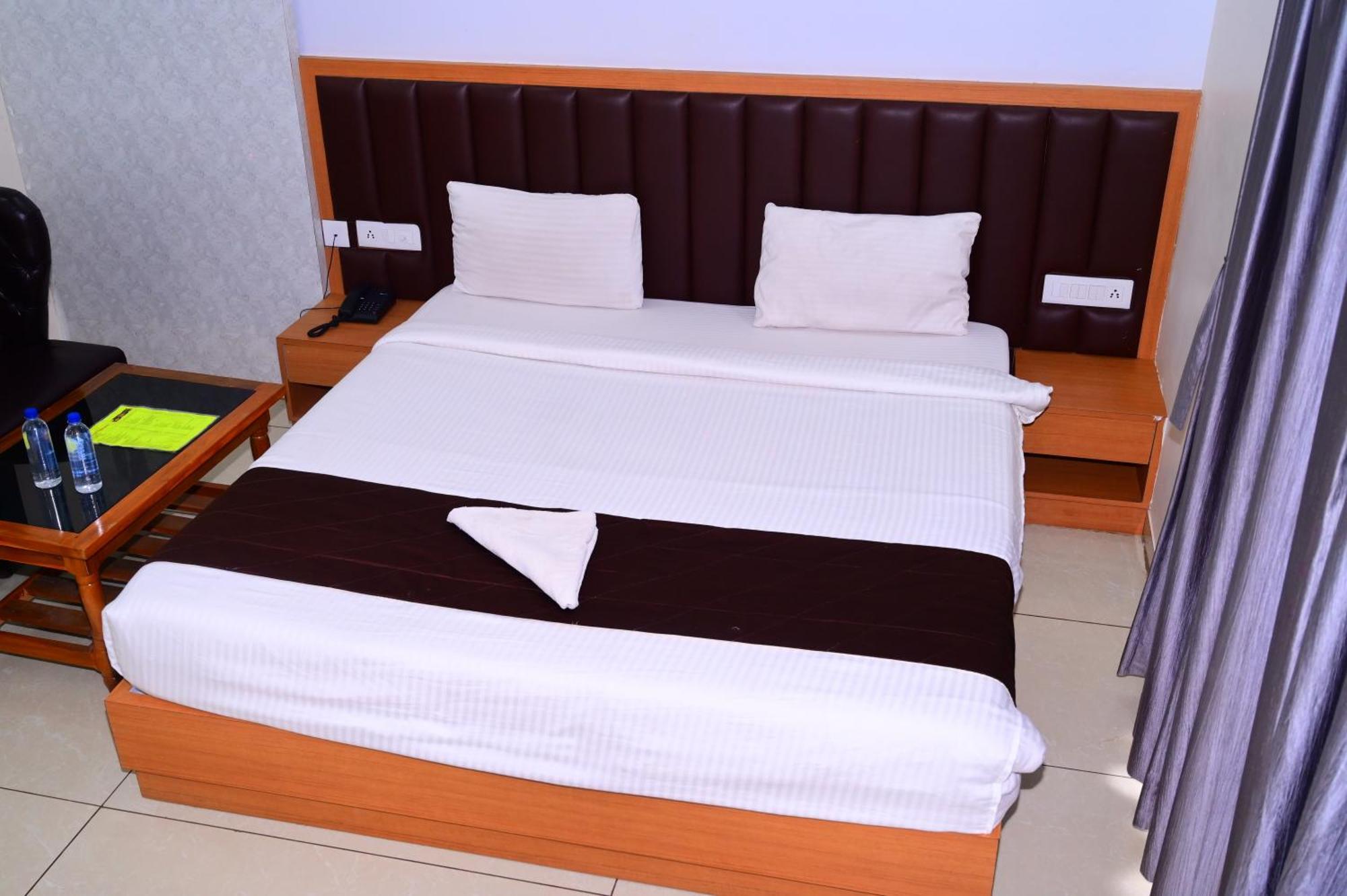 Hotel Mor Shree Gajanana-পুরীর বিচের কাছে শ্রী গজানন হোটেল -lift- Wifi With Restaurant Facilities-near Sea Beach-best Choice Of Travellers Puri