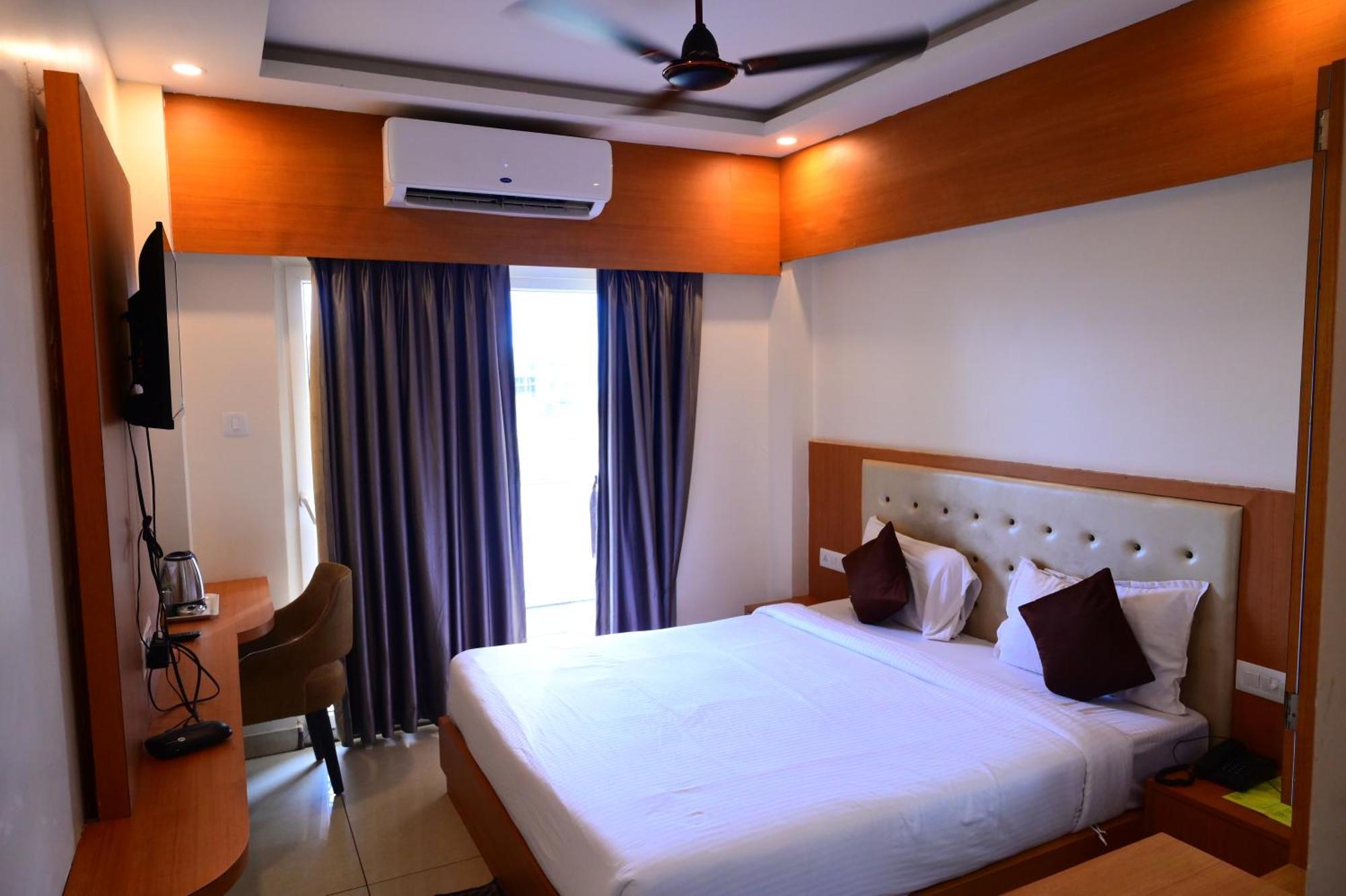Mor Shree Gajanana-পুরীর বিচের কাছে শ্রী গজানন হোটেল -lift- Wifi With Restaurant Facilities-near Sea Beach-best Choice Of Travellers Hotel