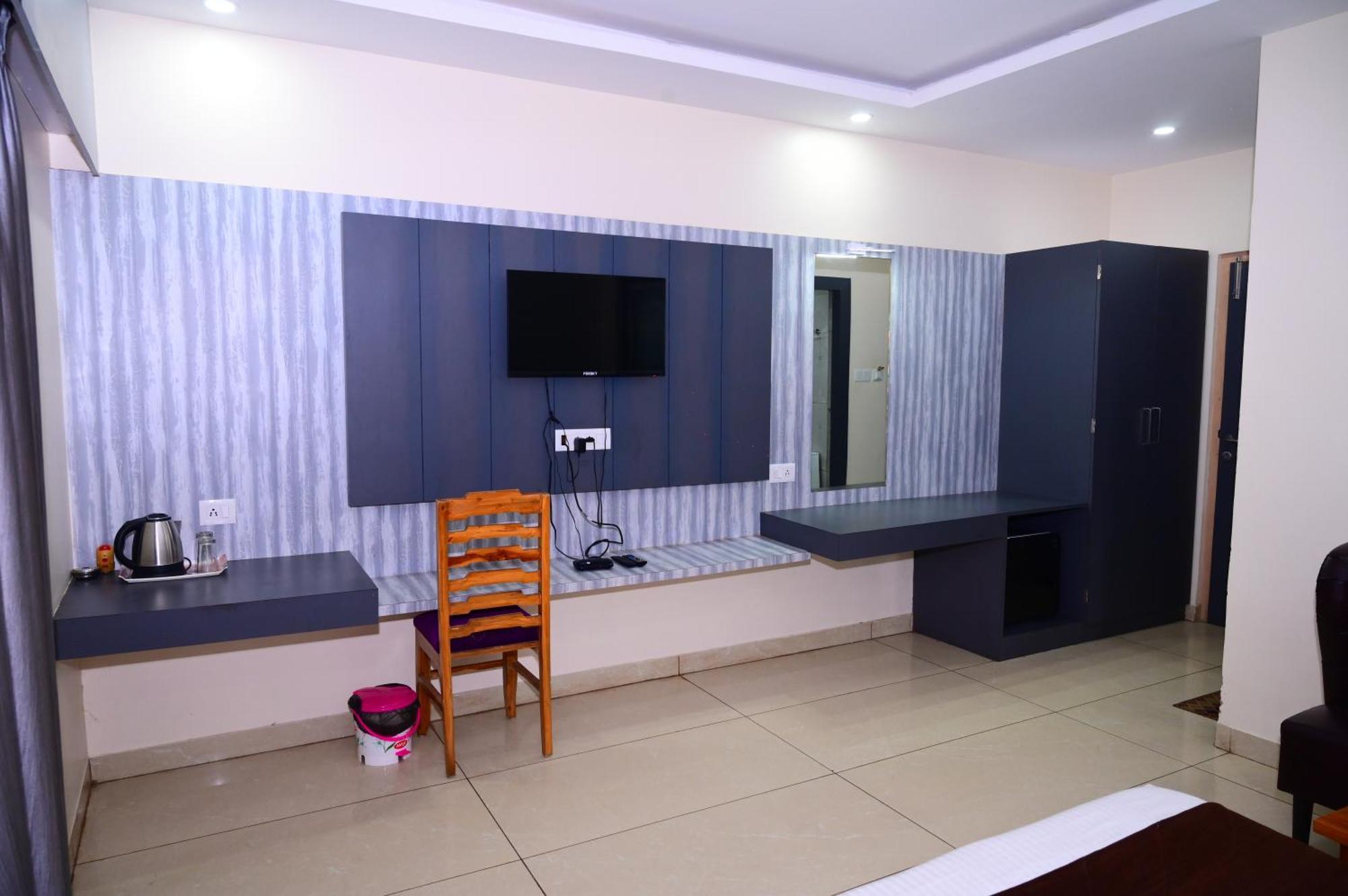 Hotel Mor Shree Gajanana-পুরীর বিচের কাছে শ্রী গজানন হোটেল -lift- Wifi With Restaurant Facilities-near Sea Beach-best Choice Of Travellers