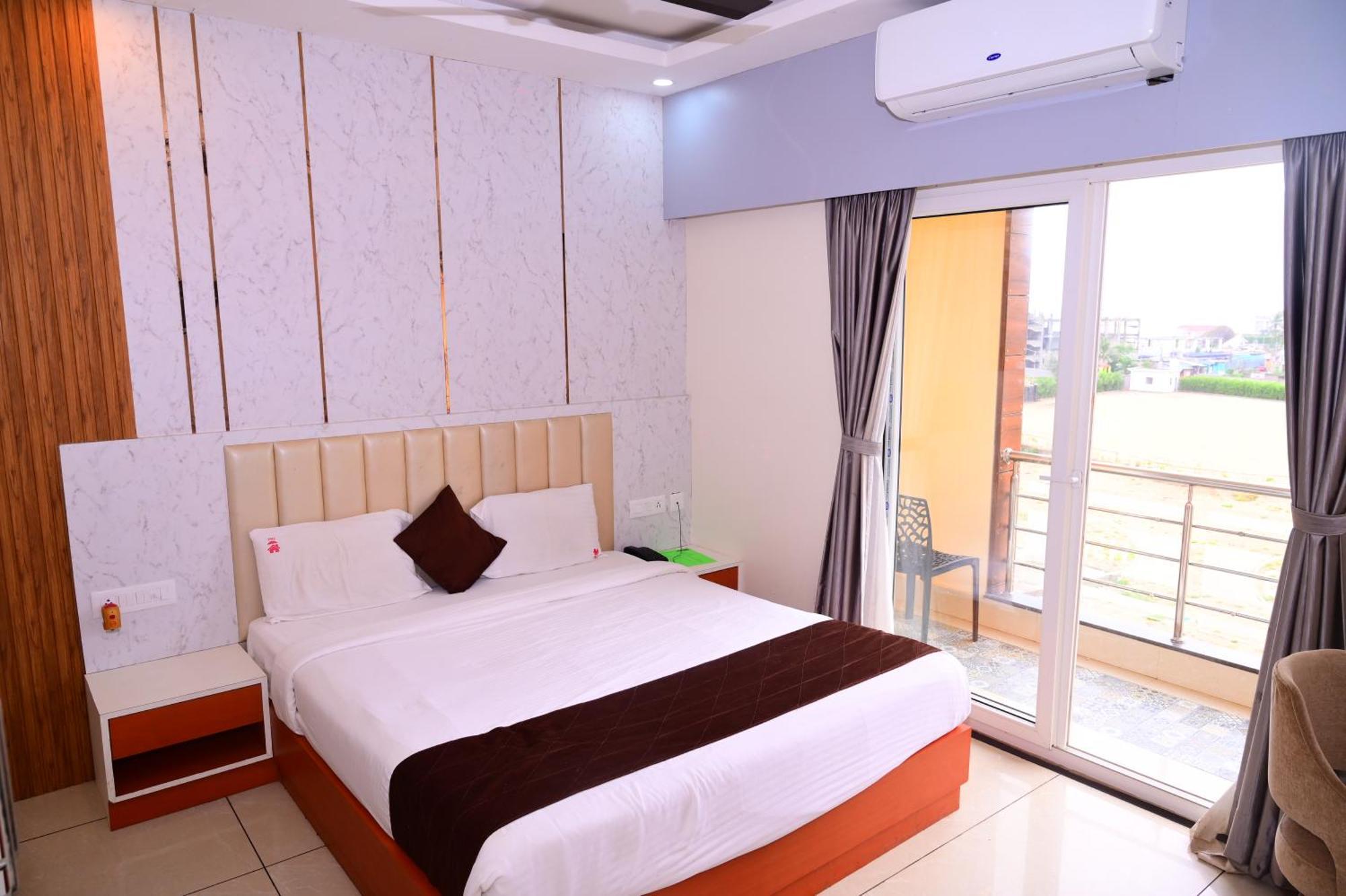 Mor Shree Gajanana-পুরীর বিচের কাছে শ্রী গজানন হোটেল -lift- Wifi With Restaurant Facilities-near Sea Beach-best Choice Of Travellers 3* Puri