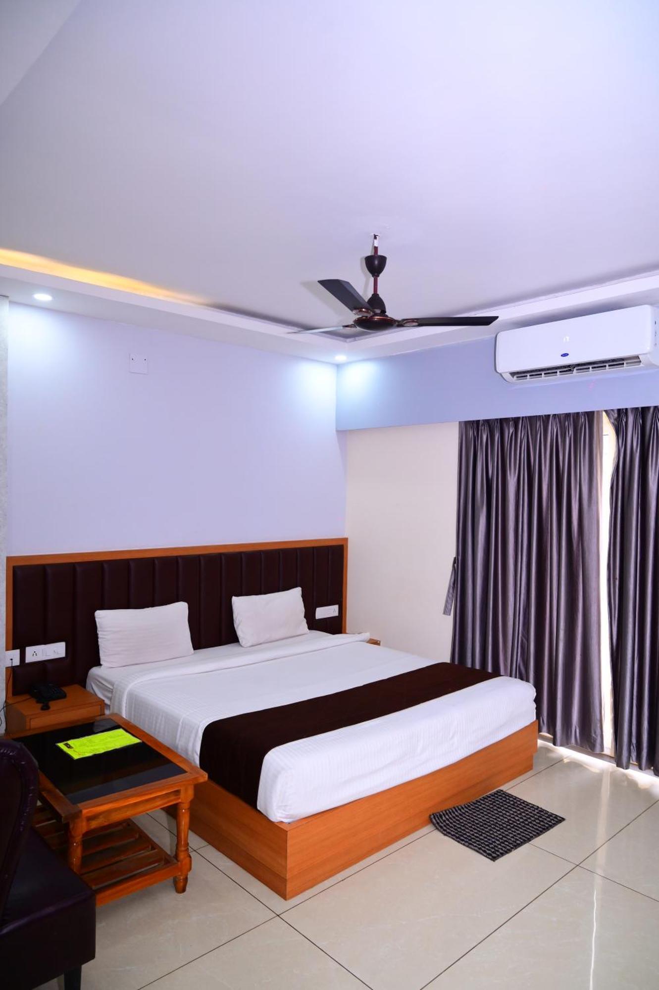 Mor Shree Gajanana-পুরীর বিচের কাছে শ্রী গজানন হোটেল -lift- Wifi With Restaurant Facilities-near Sea Beach-best Choice Of Travellers Puri
