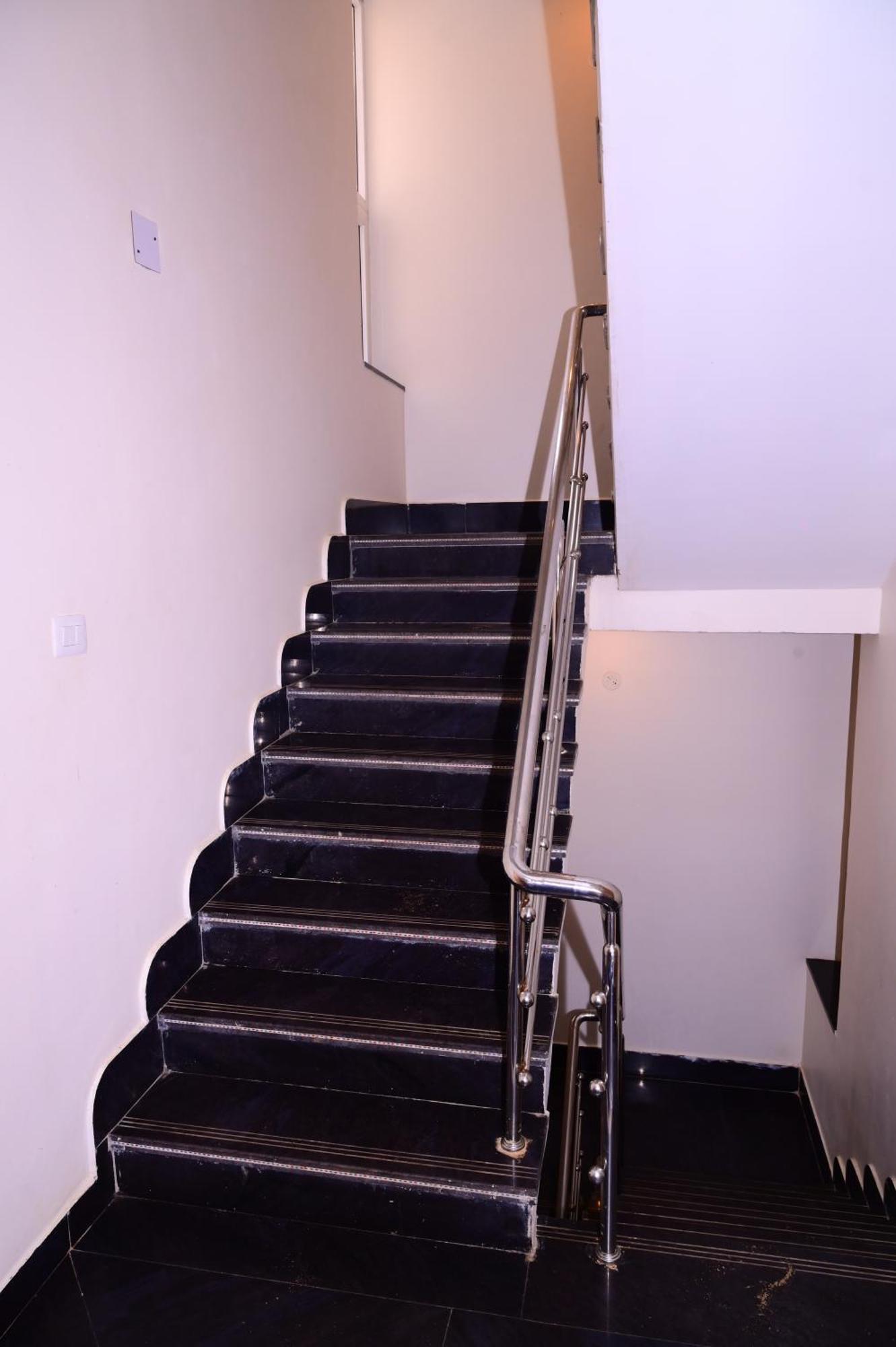 Hotel Mor Shree Gajanana-পুরীর বিচের কাছে শ্রী গজানন হোটেল -lift- Wifi With Restaurant Facilities-near Sea Beach-best Choice Of Travellers